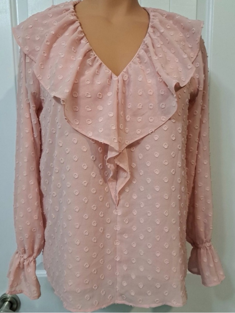 Loft Mauve Blush Pink Ruffle Collar V Neck LS Eyelet Blouse XSP - C31-027